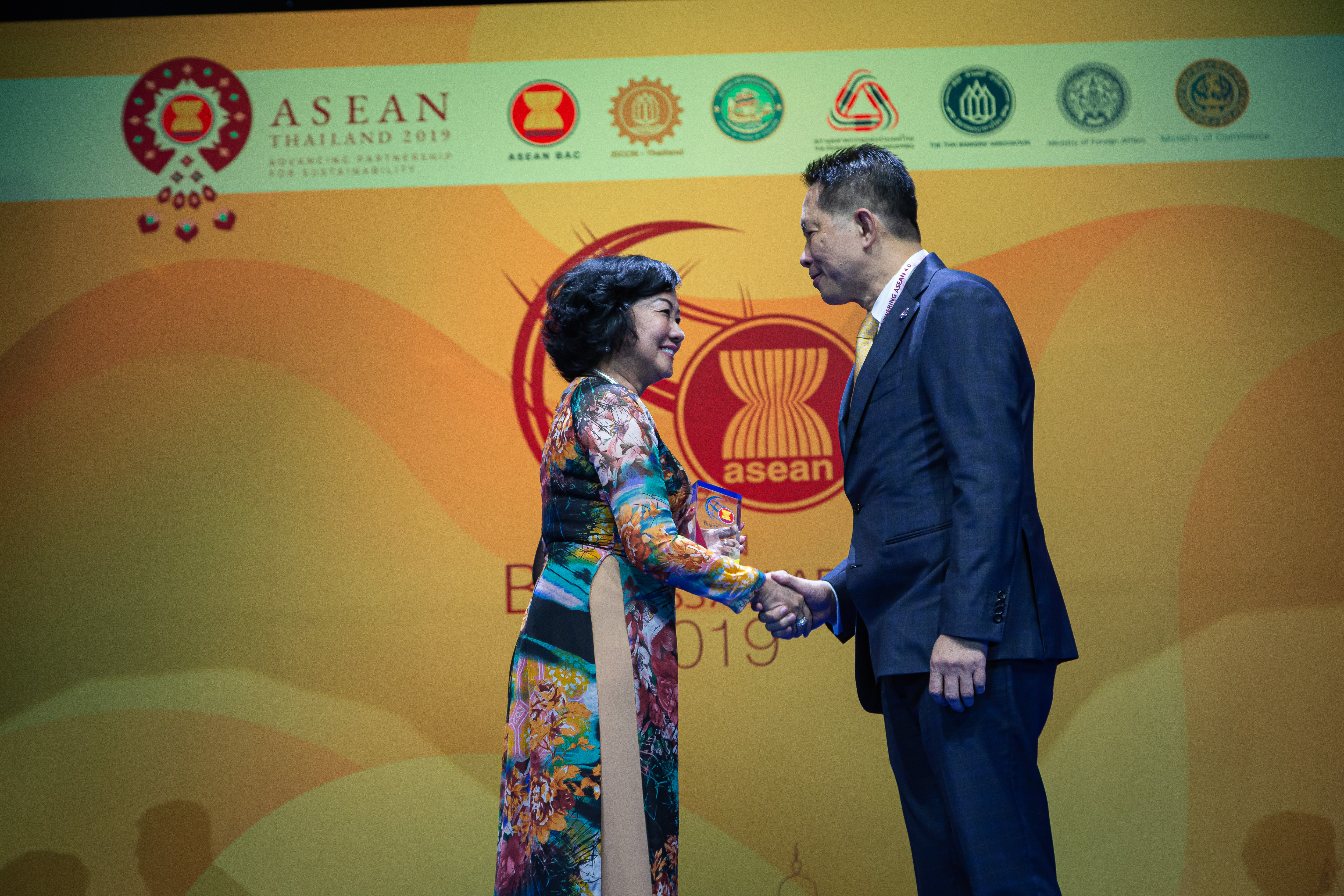 kem nghia tiep tuc duoc vinh danh giai thuong asean business awards 2019_PPR_0887.jpg