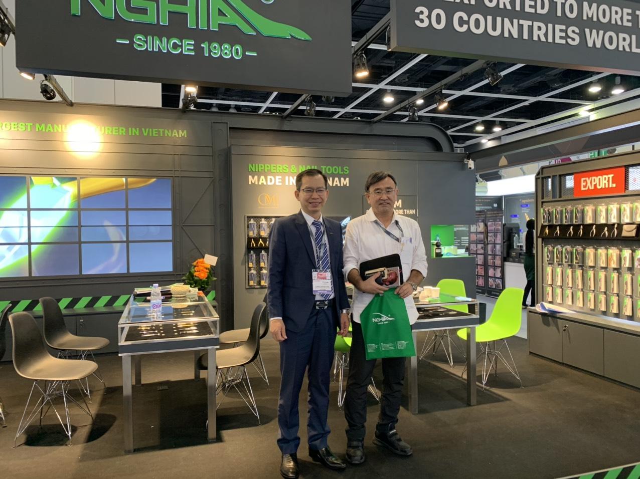 kem nghia tiep tuc gop mat tai hoi cho sac dep lon nhat hongkong cosmoprof asia 2019_56c631977a3f9c61c52e.jpg